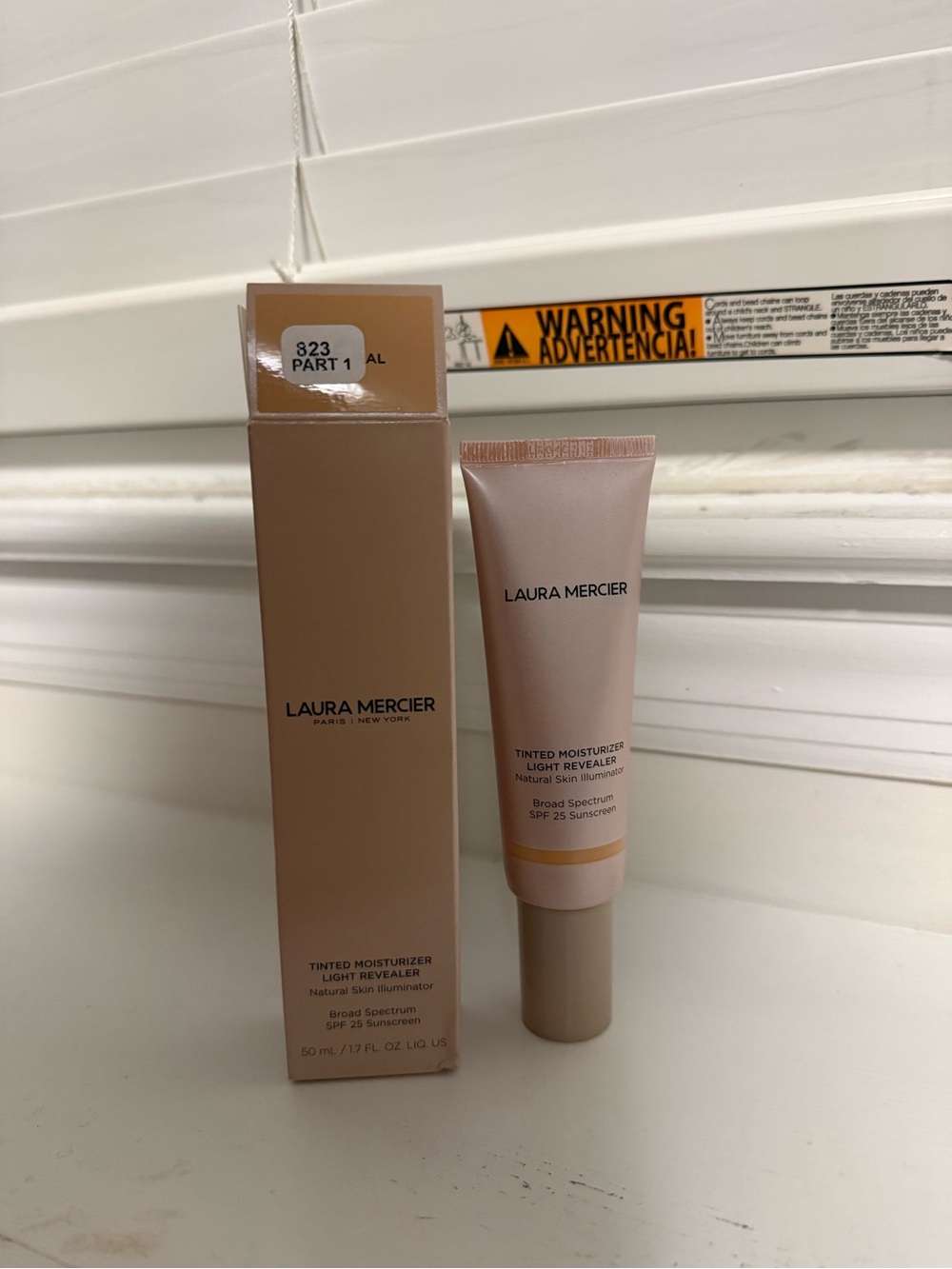 Laura Mercier Tinted Moisturizer Shade 2W1 Natural